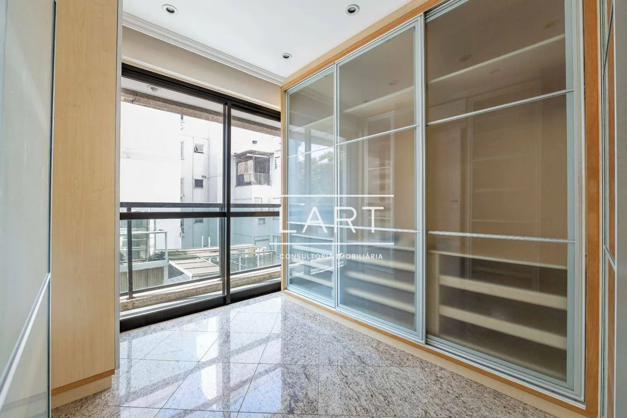 Apartamento com 3 quartos e armários embutidos — photo 9