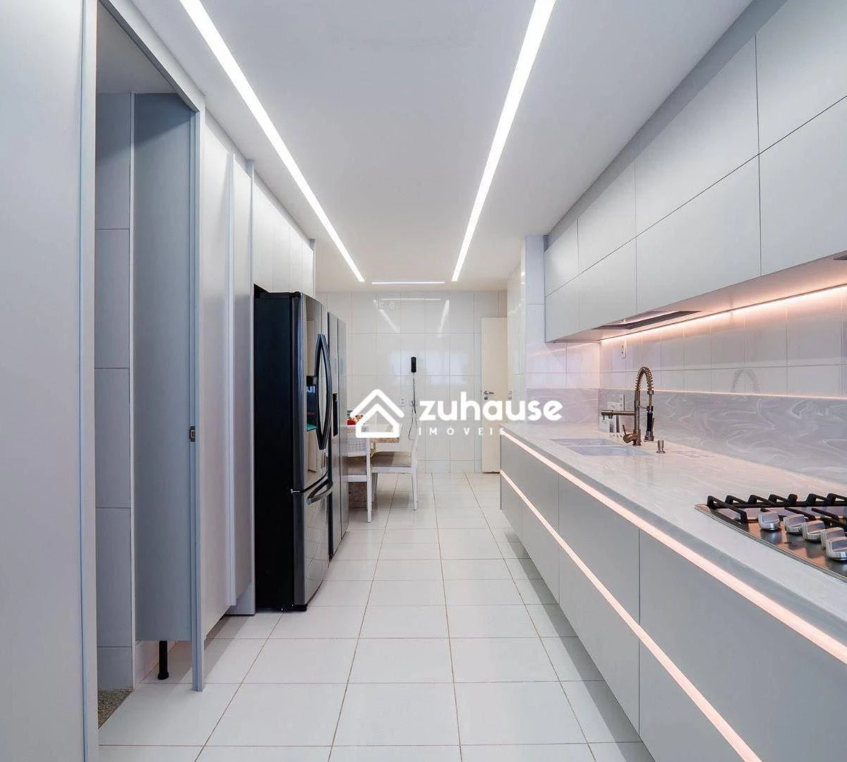 Duplex furnished penthouse 600 m² with 4 en-suite and parking — photo 10