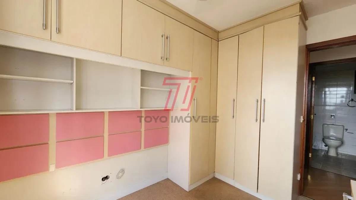 3-bedroom apartment with a bathtub in Curitiba — photo 27