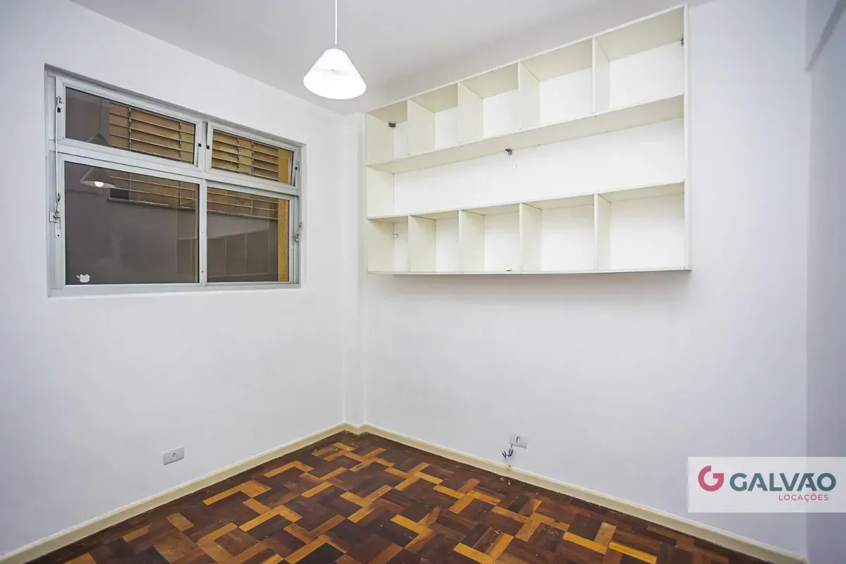 Unfurnished 3-bedroom apartment with 1 bathroom and no parking — photo 8