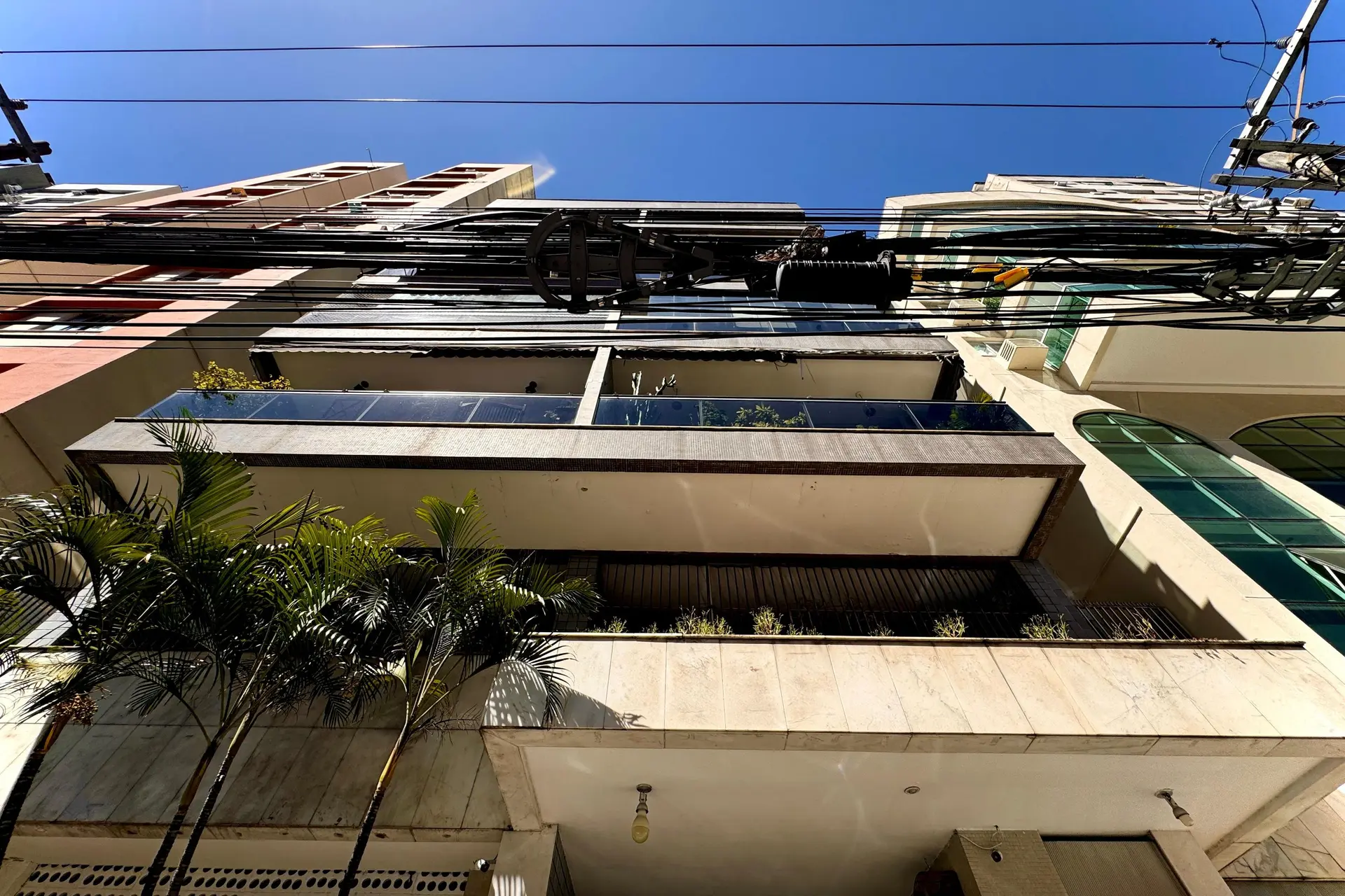 Furnished apartment, 96 m², with a glass-enclosed balcony — photo 31