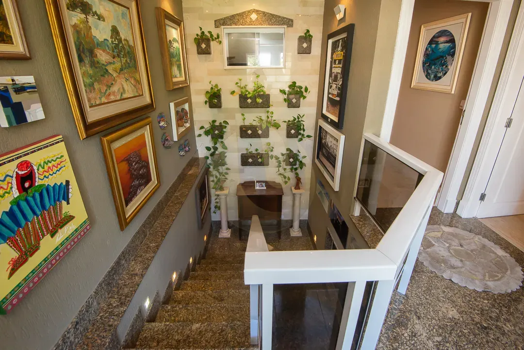 Furnished 860 m² house with 5 bedrooms and 10 bathrooms — photo 65