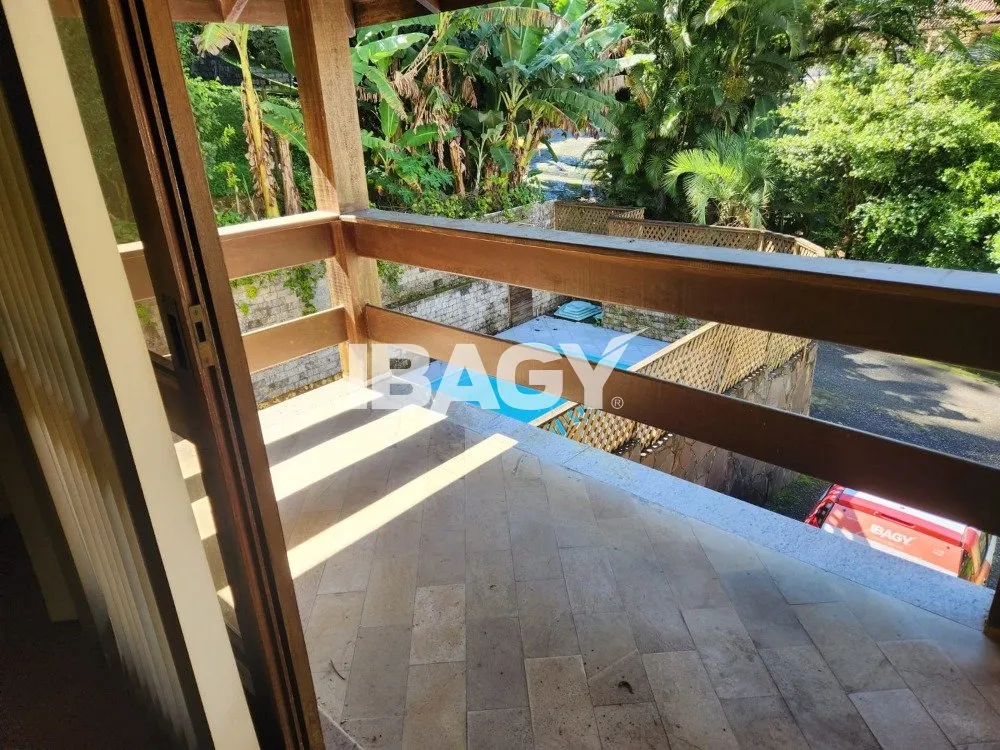 6-bedroom house with 600 m²; 3 suites and 5 bathrooms — photo 38