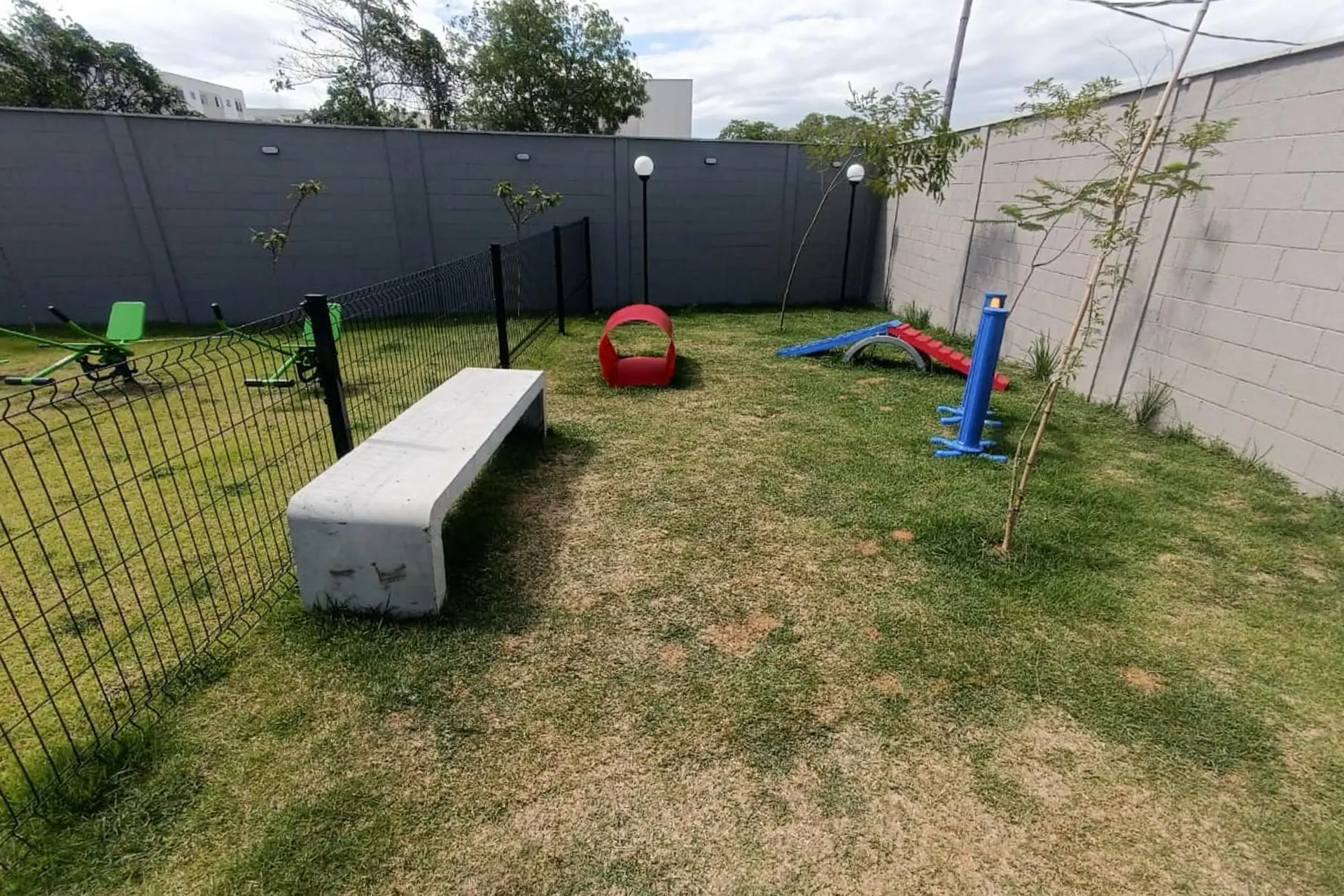 Apartamento de 2 quartos em condomínio com piscina — photo 11