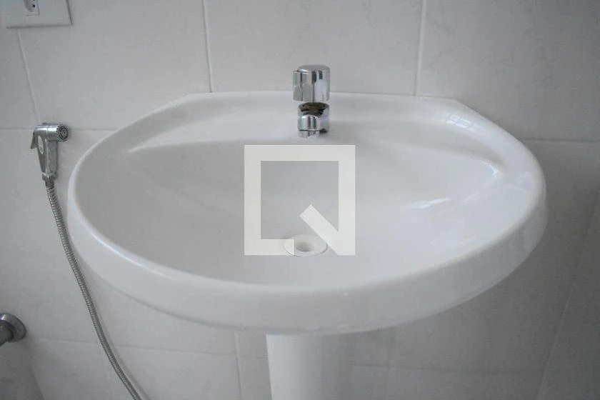 Wood or laminate floors in a 3-bedroom apartment, 133 m² — photo 5