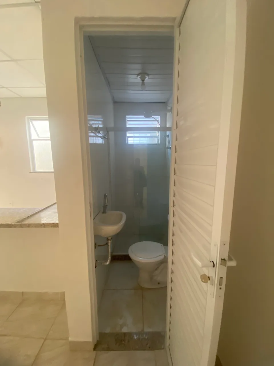 Unfurnished studio with 1 bedroom and 1 bathroom — photo 5