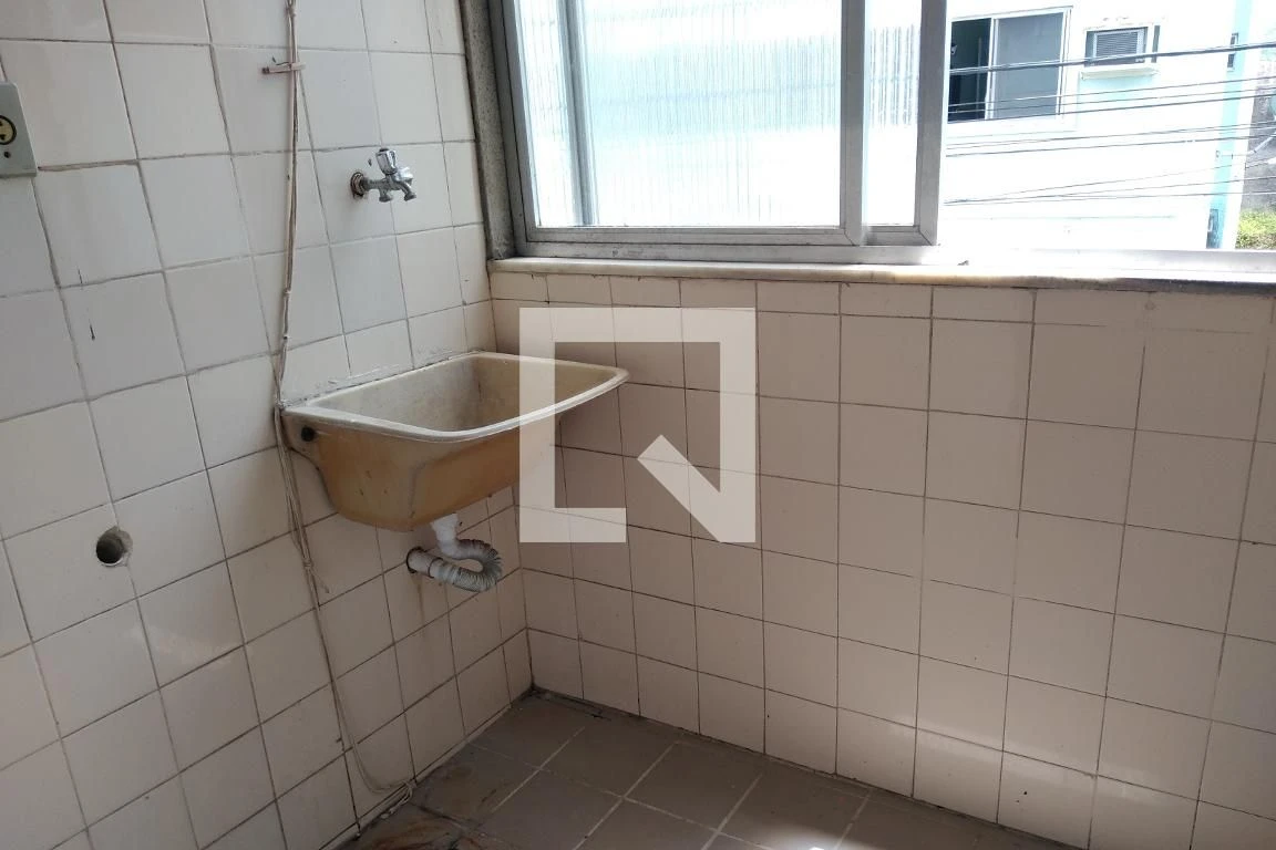 2-bedroom apartment in a building with a pool — photo 24