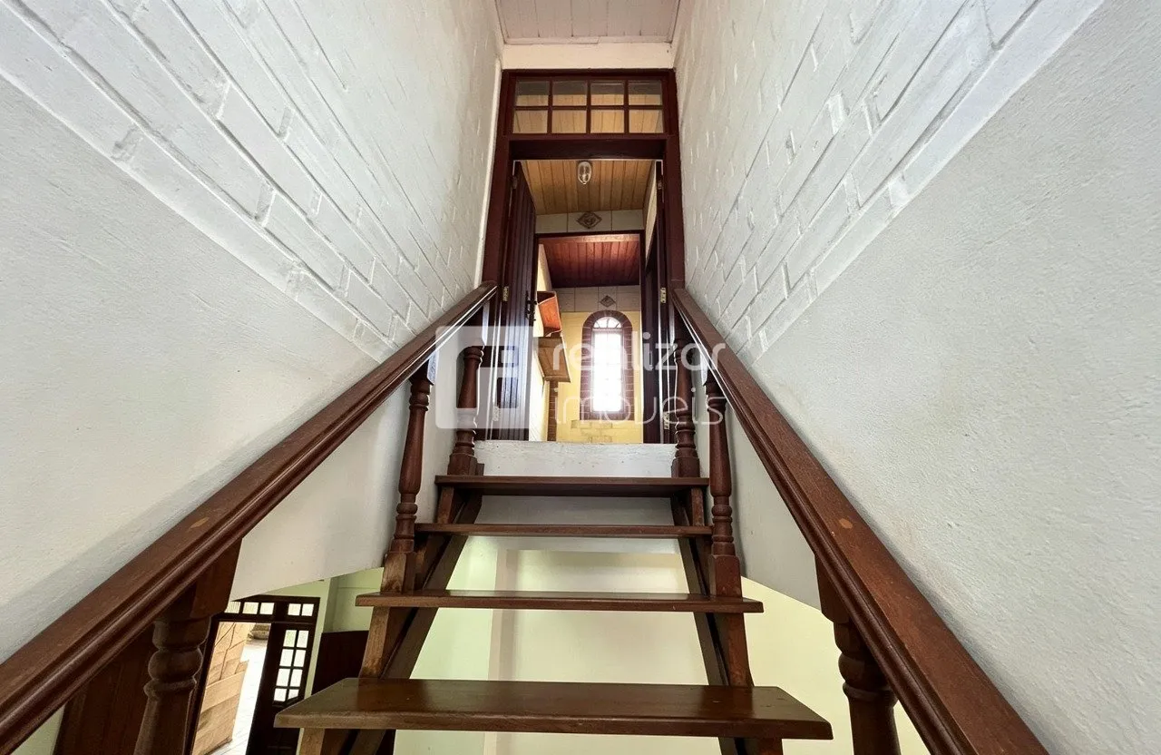 3-bedroom house with a grill on the balcony — photo 16