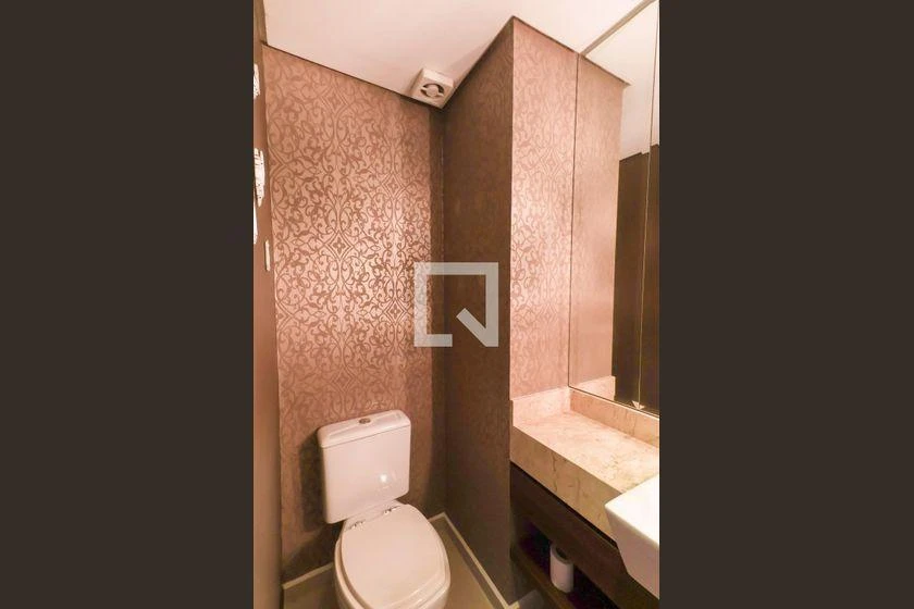 266 m² apartment with a bathtub and a walk-in closet — photo 22