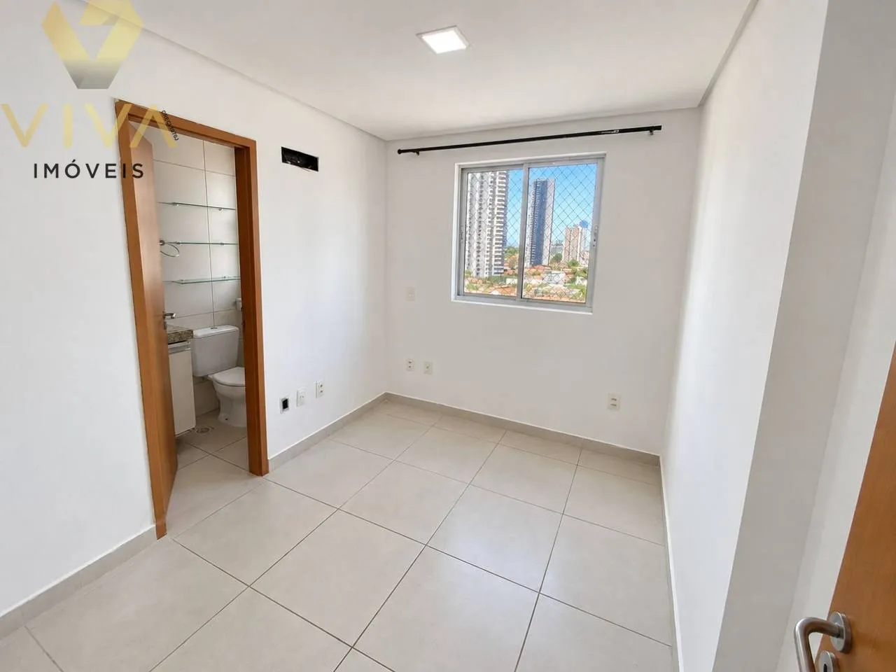 2-bedroom apartment in a building with a gym — photo 9