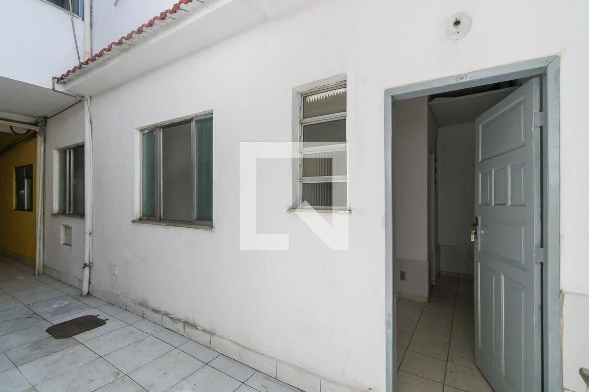 Unfurnished house with no parking, 1 bedroom and 1 bath — photo 3