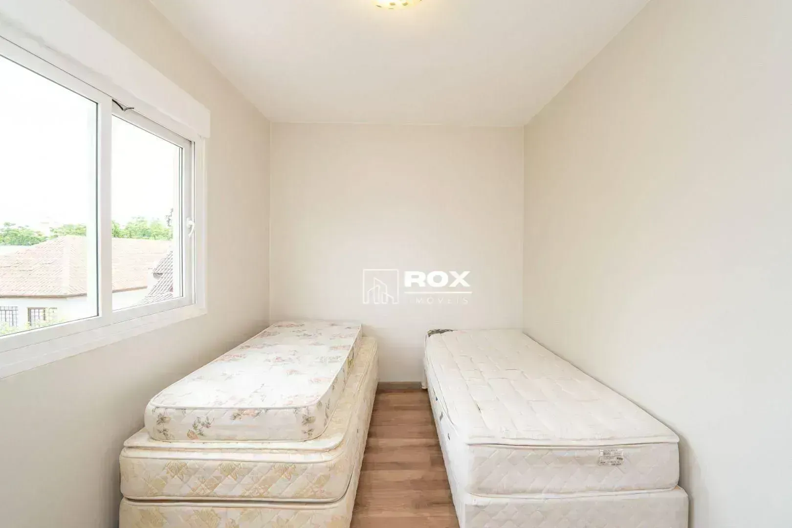 Furnished apartment, 179 m², with a fireplace — photo 28