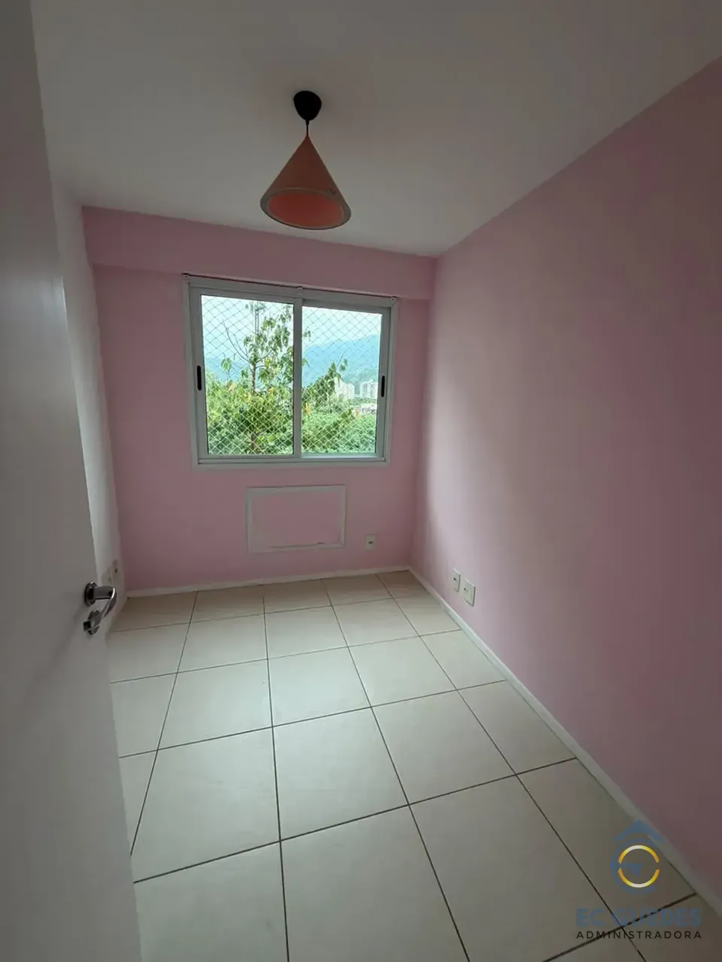 2-bedroom apartment with a mountain view in Rio de Janeiro — photo 10