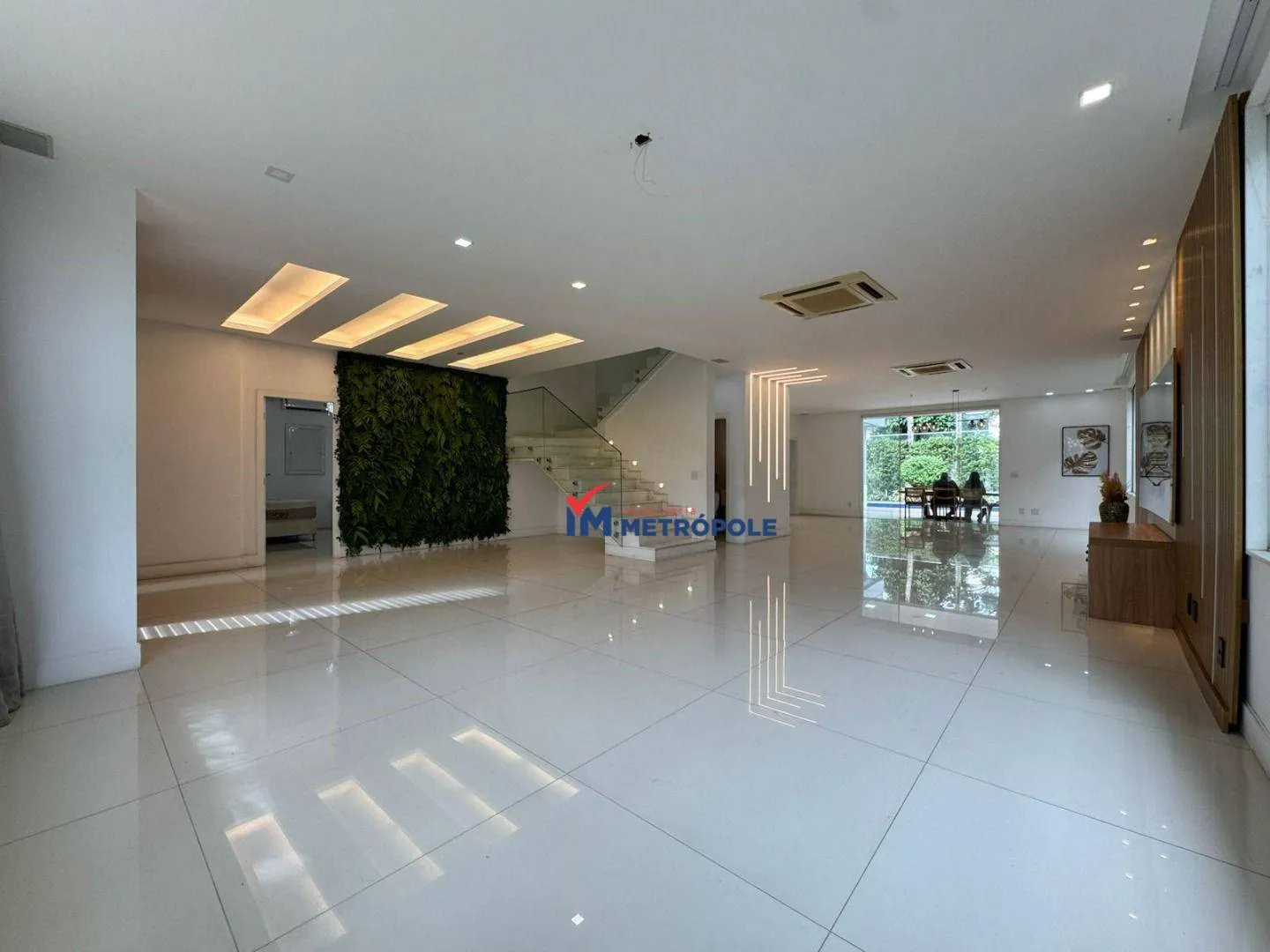 5 quartos e janelas do piso ao teto: casa de 600 m² — photo 5