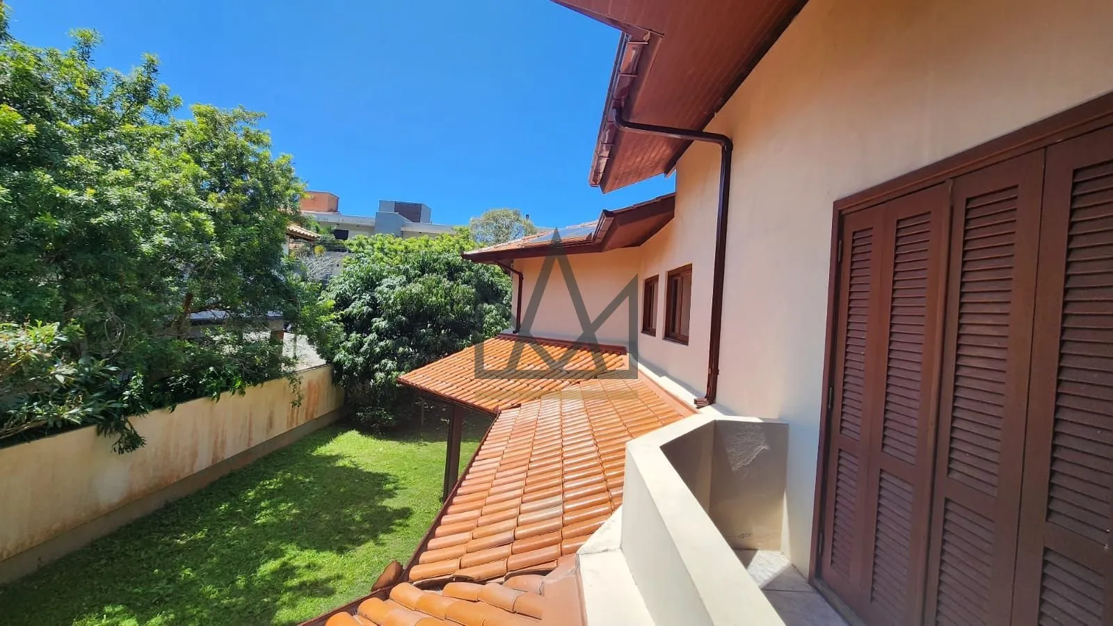 4-bedroom house with a balcony grill and garden — photo 33