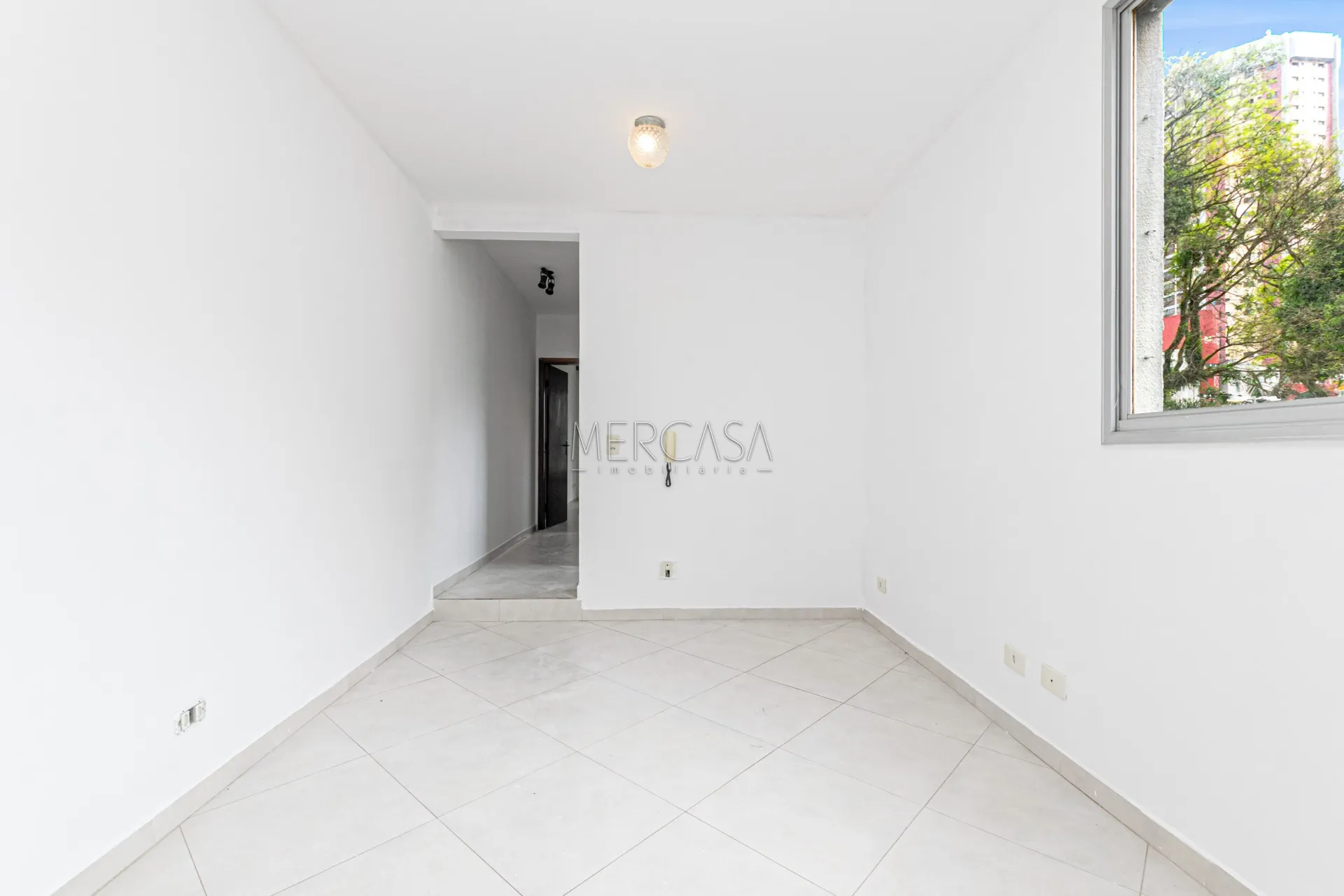 One-bedroom, 31 m² apartment in Curitiba — photo 10