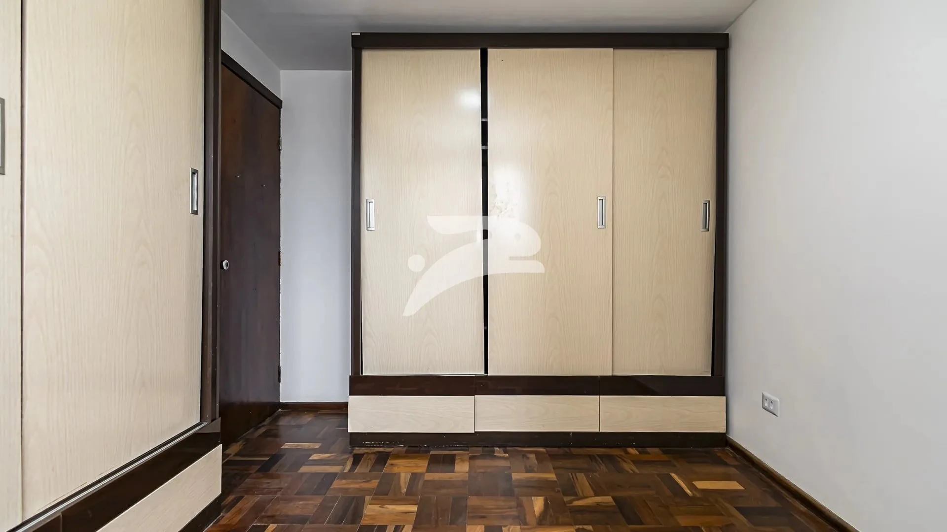 Apartment, 70 m², with wood or laminate floors — photo 14