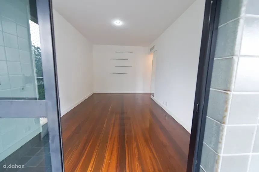 Unfurnished apartment with 4 bedrooms and 5 bathrooms — photo 16