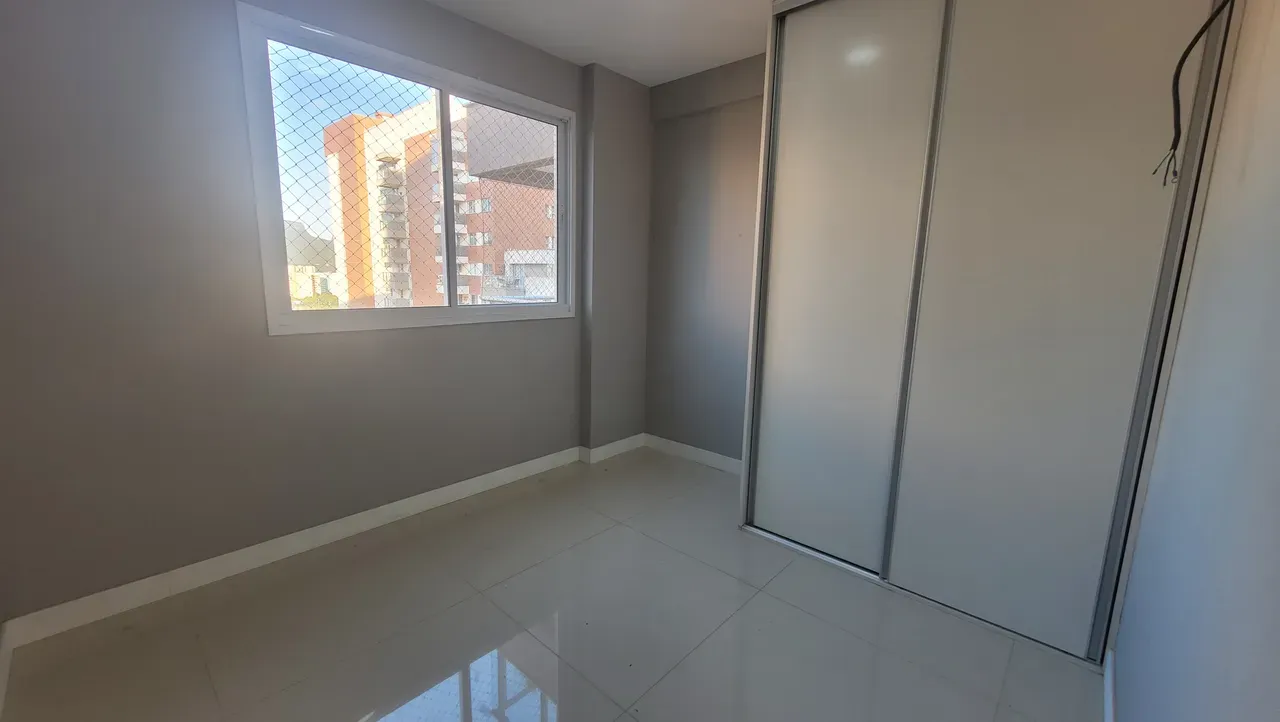 82 m² apartment with a home office and a mountain view — photo 3