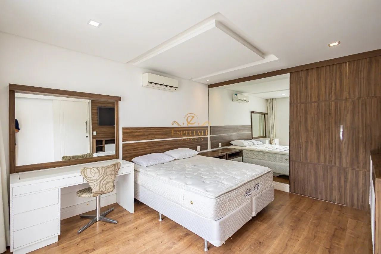 Condo house with 4 bedrooms and a private garden — photo 24