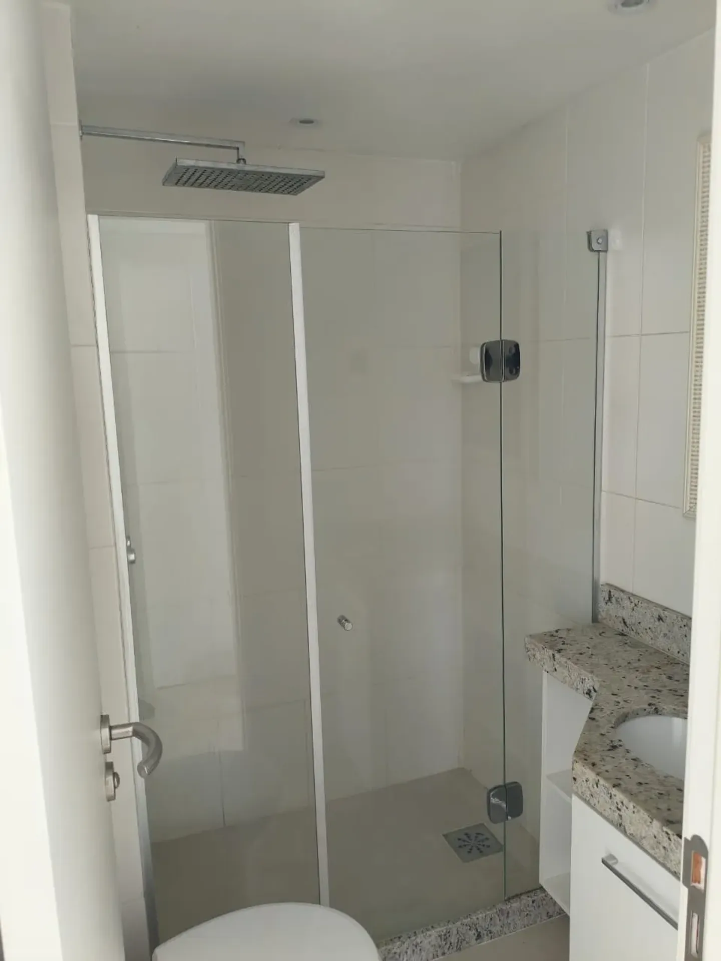 2-bedroom apartment in a building with a gym — photo 14