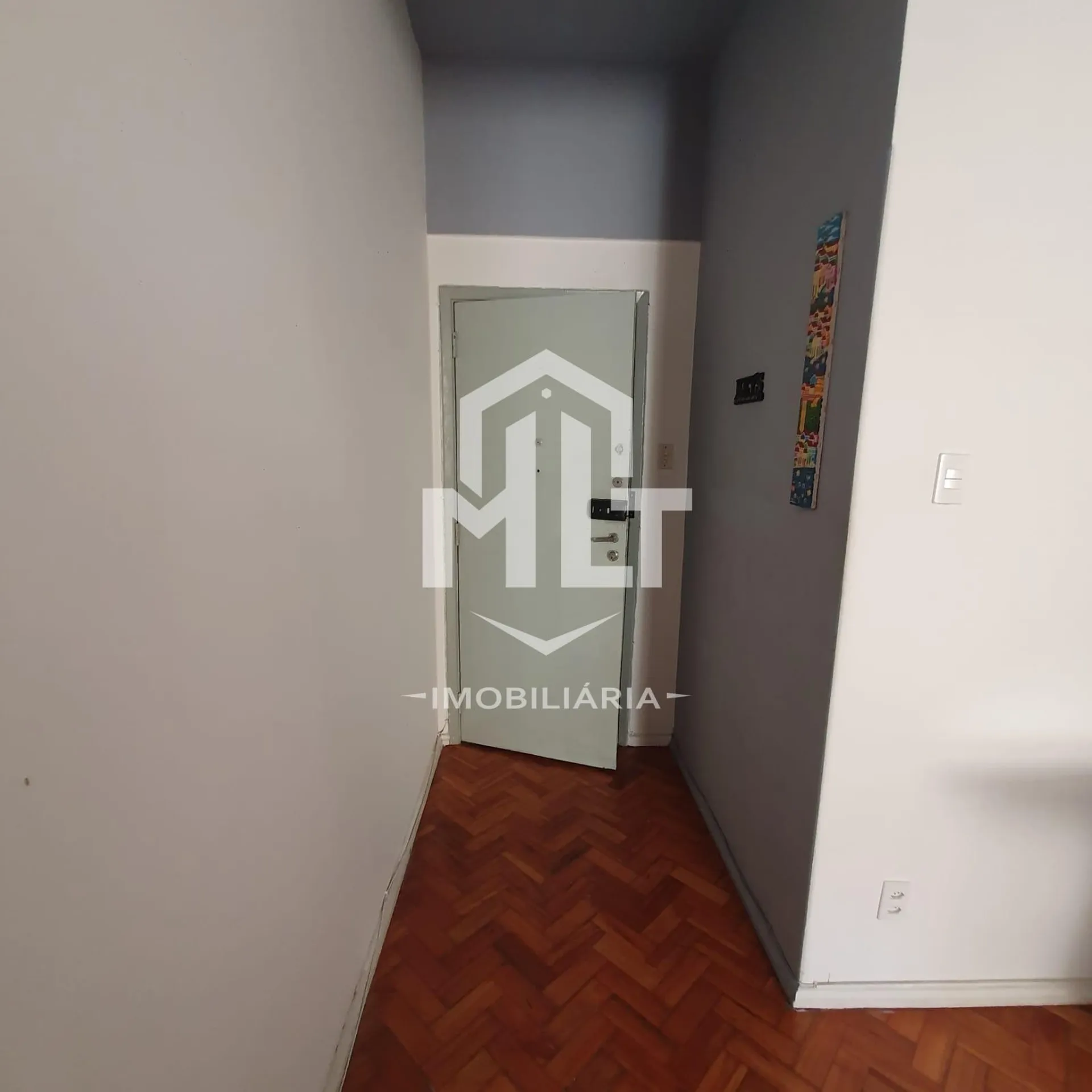 Apartment, 53 m², with wood or laminate floors — photo 17