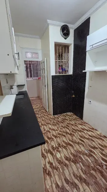 Wood or laminate floors in a 2-bedroom apartment, 90 m² — photo 12
