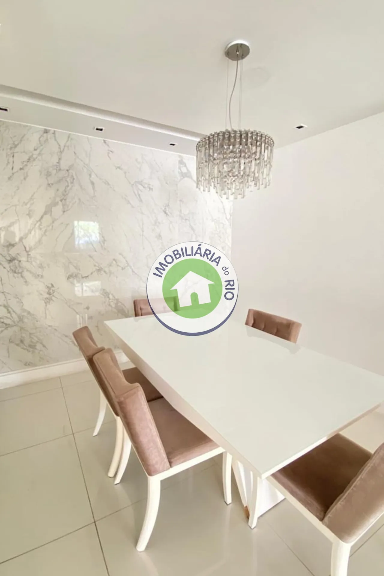 Casa triplex com 3 quartos e 5 banheiros — photo 33