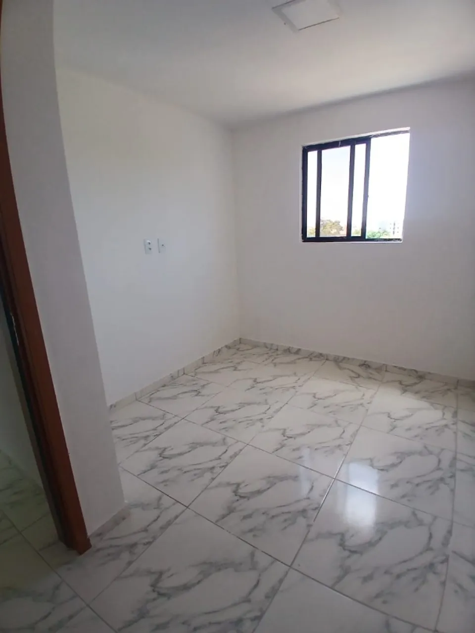 2-bedroom apartment in a building with a gym — photo 12