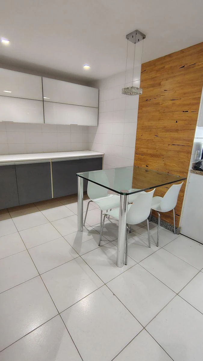 Furnished 249 m² apartment with 3 en-suite bedrooms — photo 35