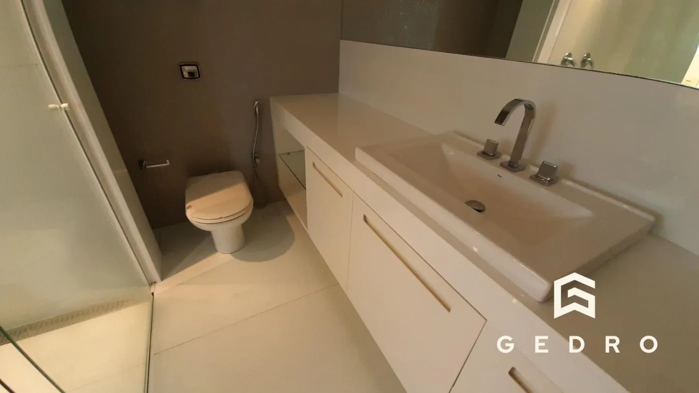 Furnished apartment, 320 m², with a water view — photo 5
