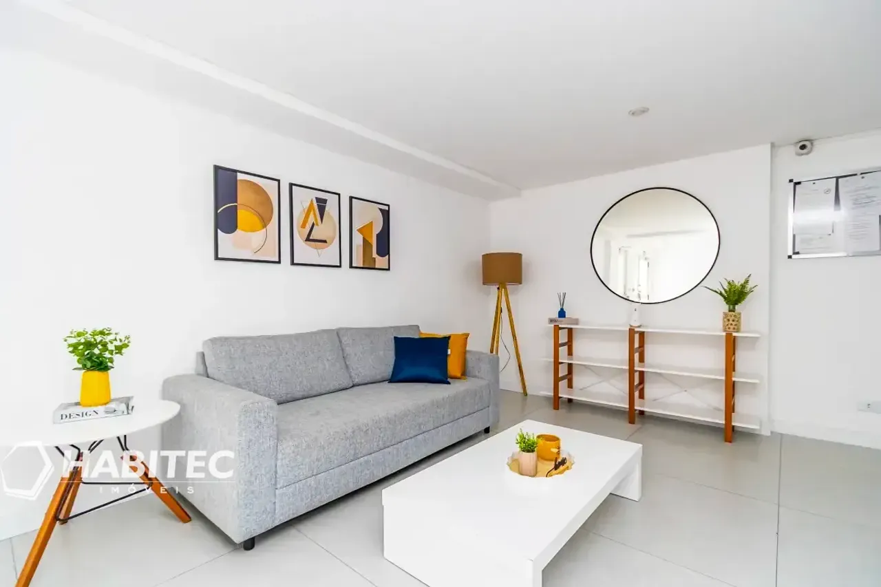 Apartamento en planta baja con 2 dormitorios y 77 m² — photo 2
