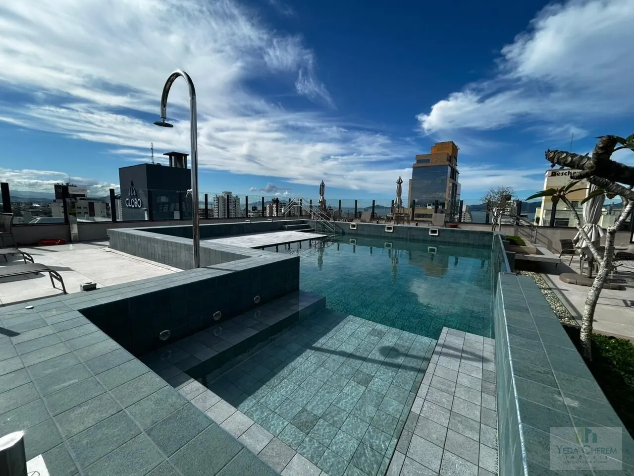 40 m² furnished apartment with 1 bedroom on the 12th floor