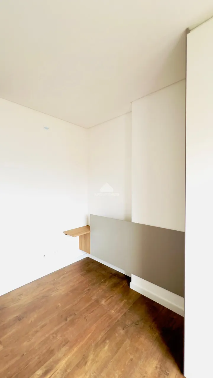 Apartamento de 1 quarto com cozinha fechada e fogão elétrico — photo 10