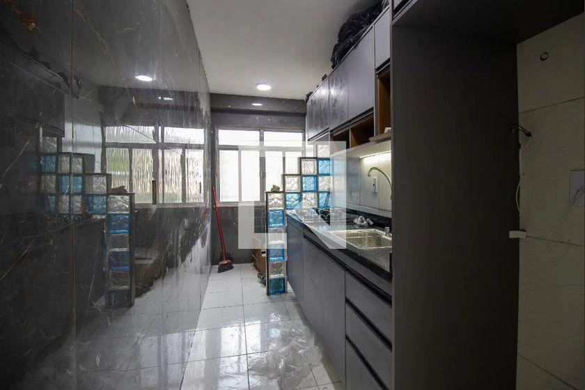 2-bedroom apartment with separate kitchen and balcony — photo 2