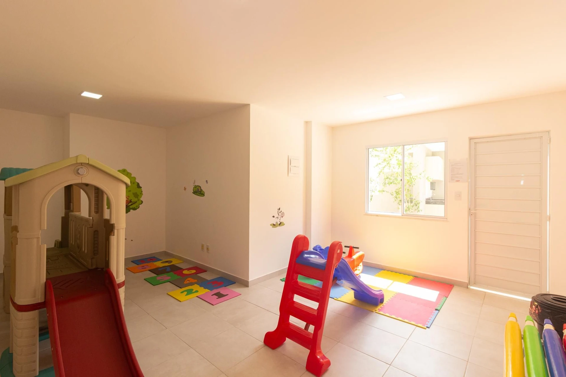 Apartment with 2 bedrooms, 1 en-suite and 1 parking spot — photo 65