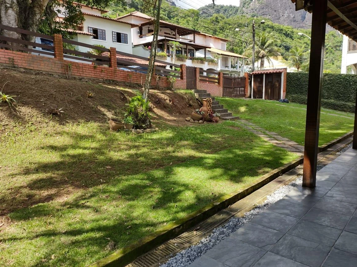 Casa térrea sem mobília com 4 quartos e 6 banheiros — photo 48