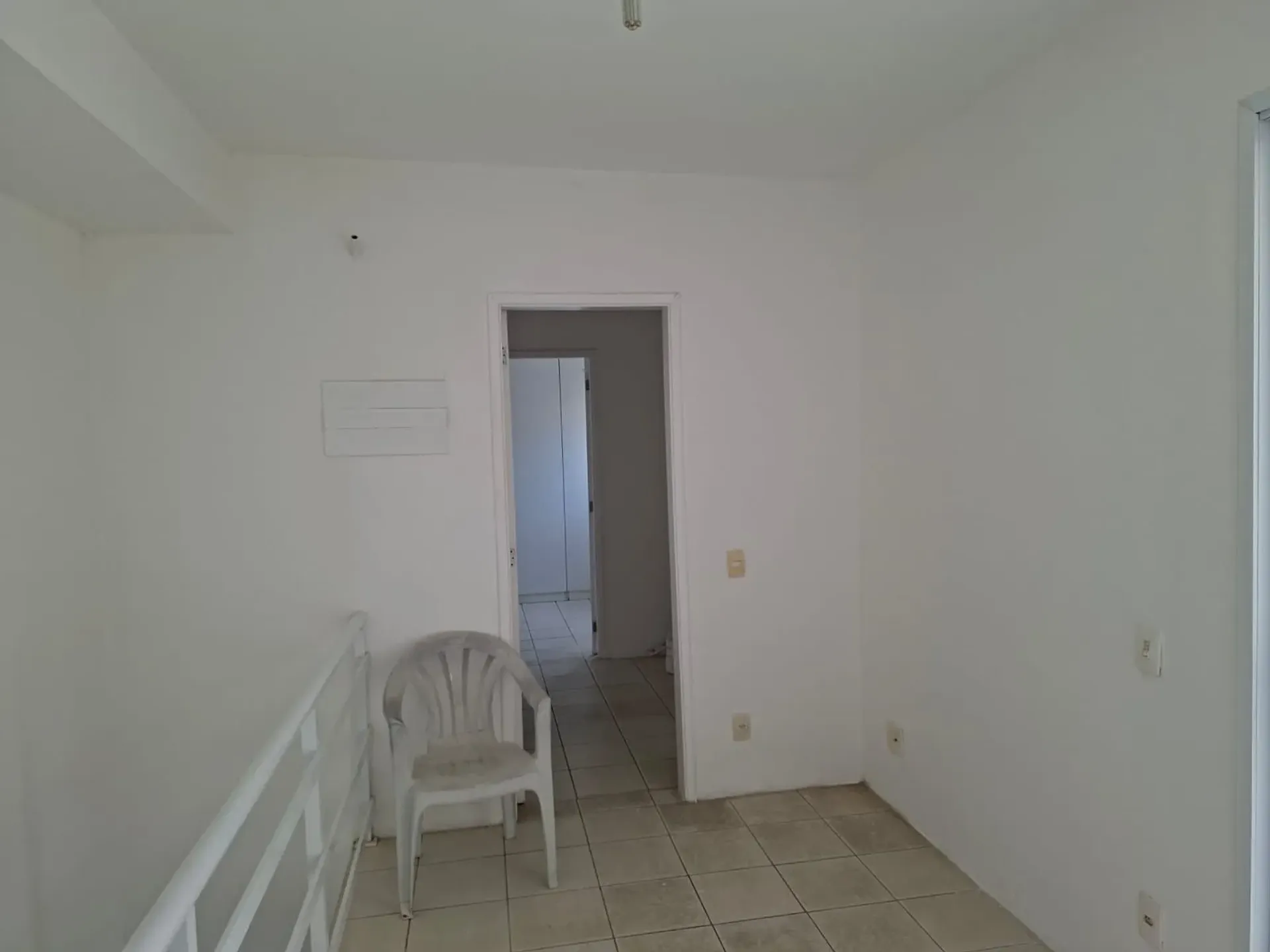 Apartamento sem mobília com 3 quartos e varanda — photo 26