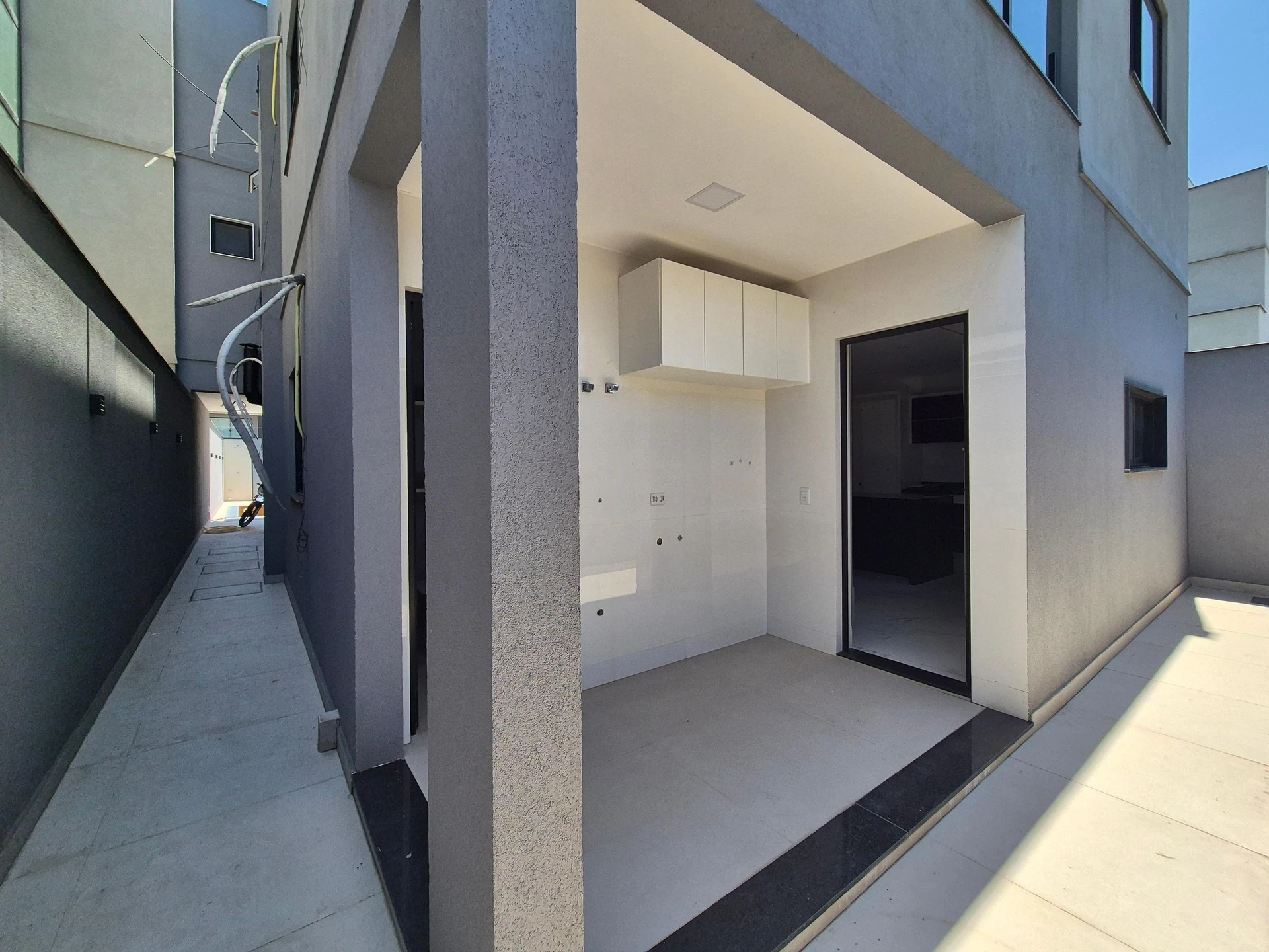 Ventanales de piso a techo y 5 dormitorios: casa de 403 m² — photo 40