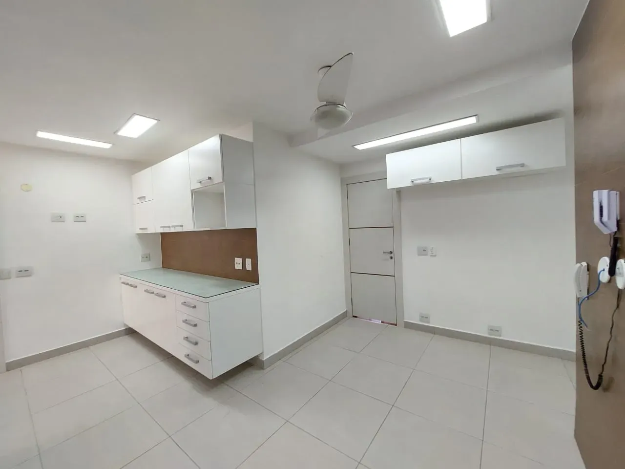 Apartamento com 4 quartos e 5 banheiros, com ar-condicionado — photo 31
