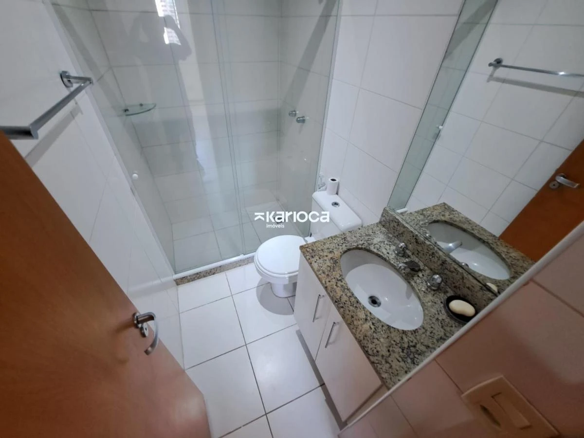 Glass-enclosed balcony in a 3-bedroom apartment, 75 m² — photo 10