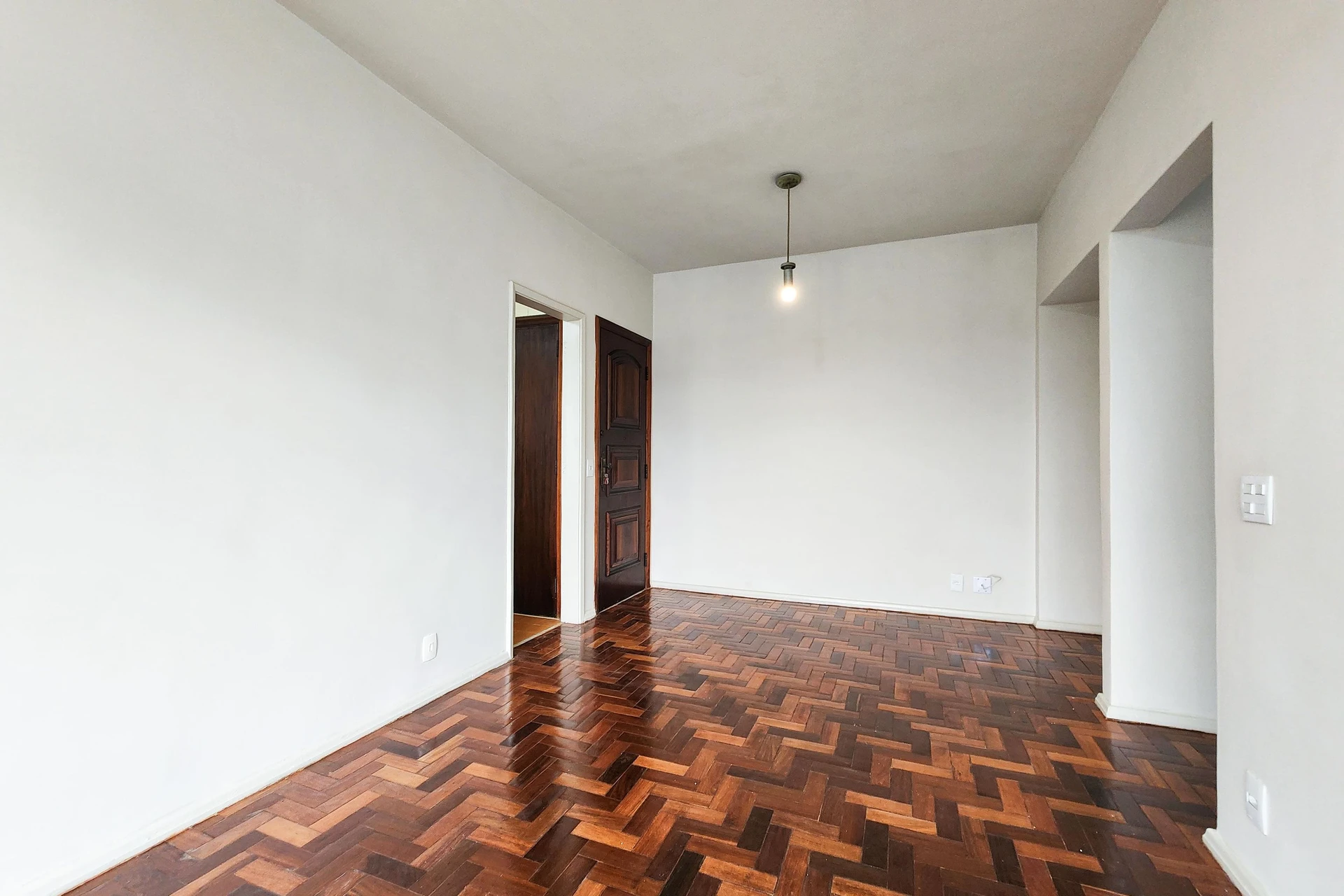 2-bedroom apartment in a building with a pool — photo 4