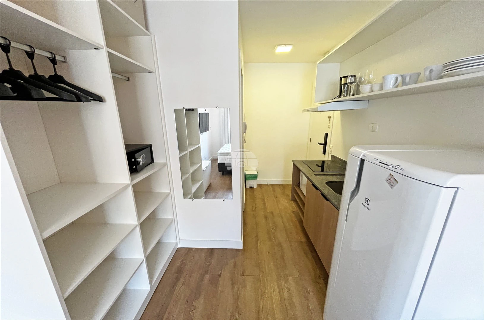 Apartamento mobiliado com cozinha compacta e 1 quarto — photo 4
