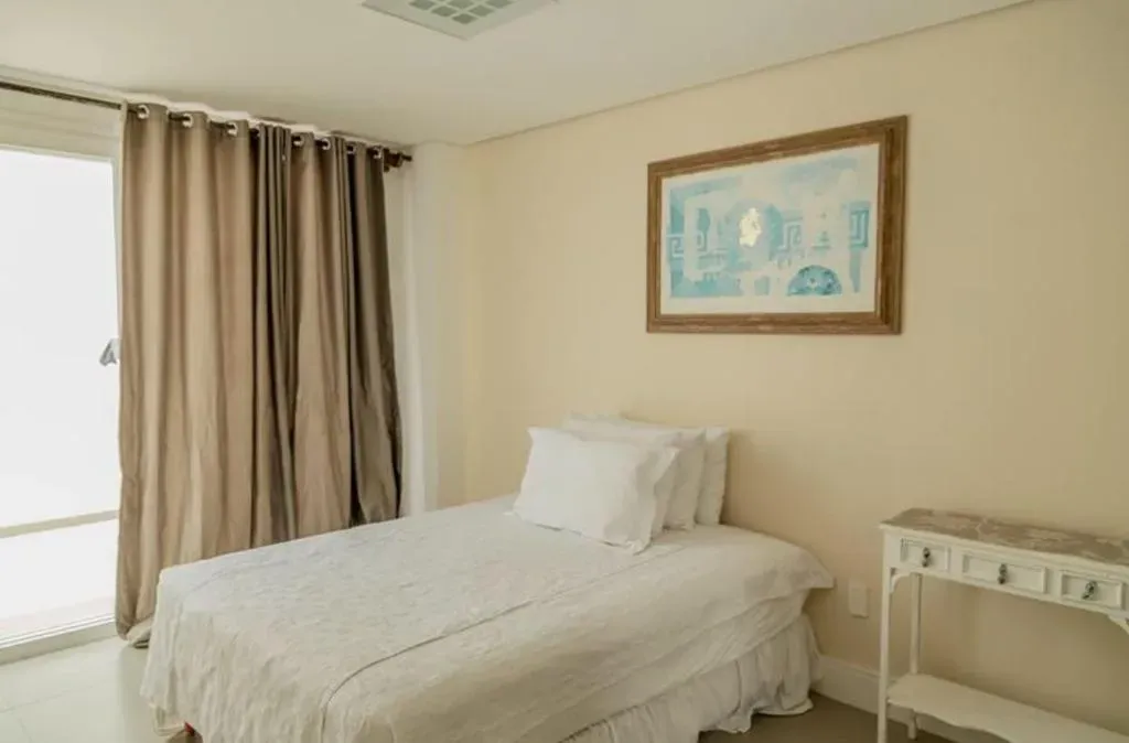 Casa com 6 suítes e área de piscina compartilhada — photo 22