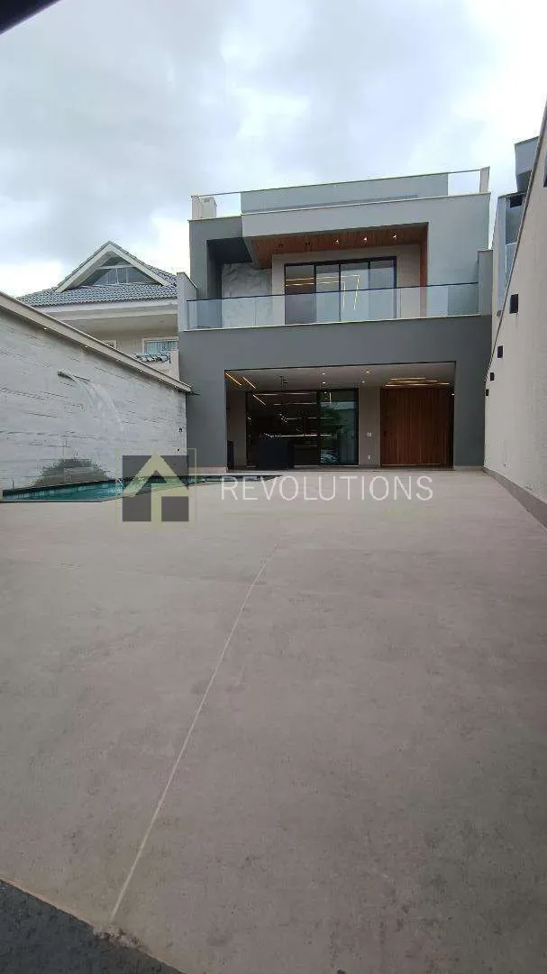 House with 5 bedrooms and 5 en-suites — photo 2