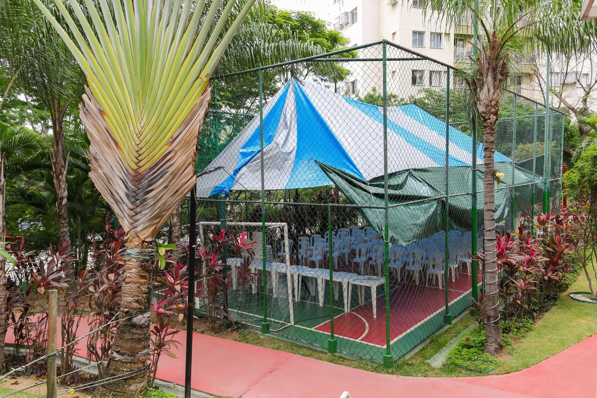 2-bedroom apartment with a park view in Rio de Janeiro — photo 29