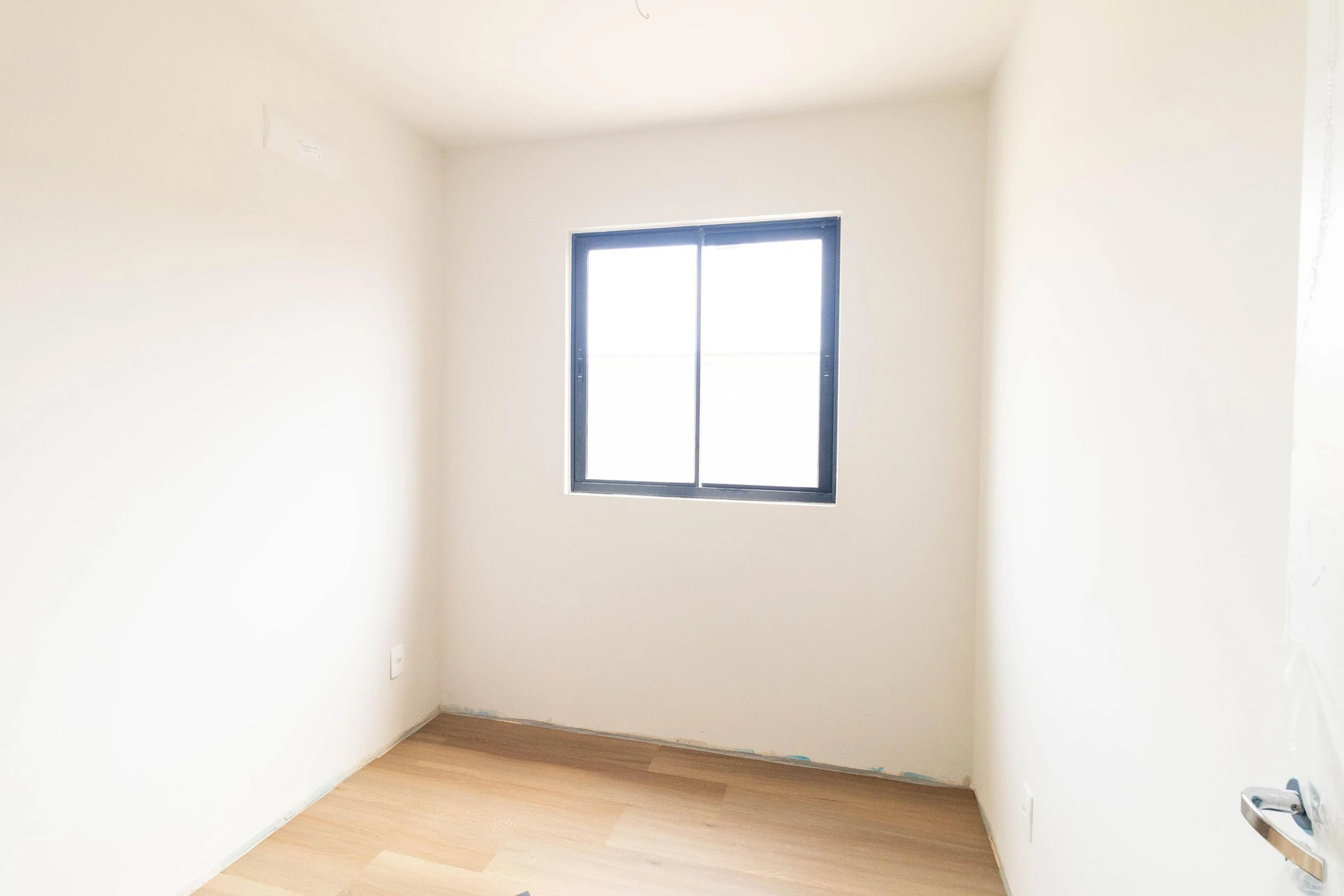 2-bedroom apartment with a grill on the balcony — photo 16