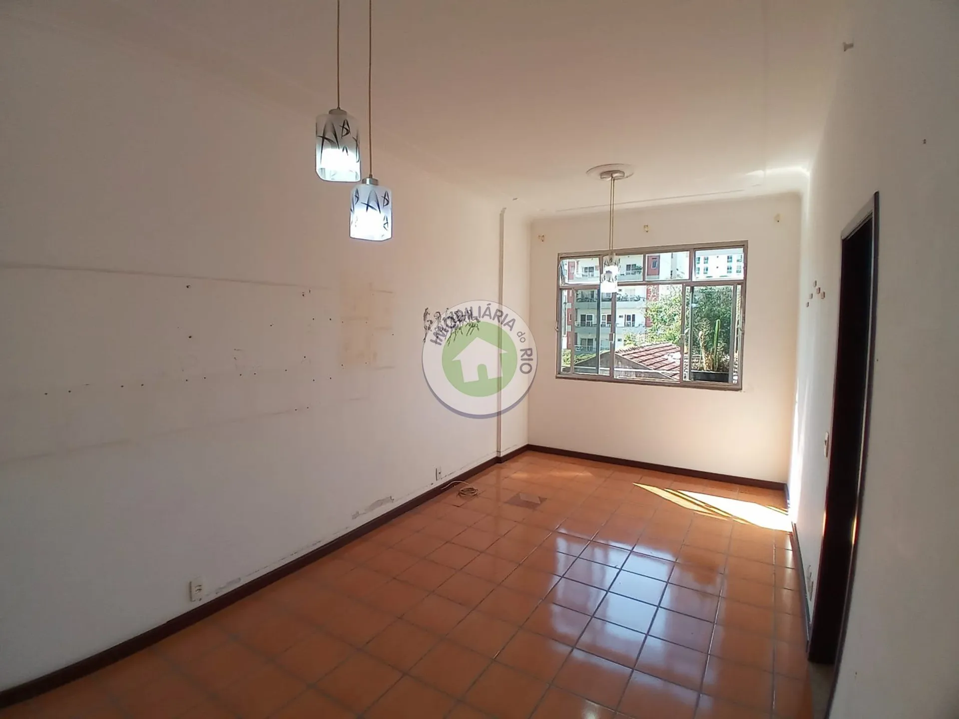 3-bedroom, 2-bath apartment with no parking space — photo 43