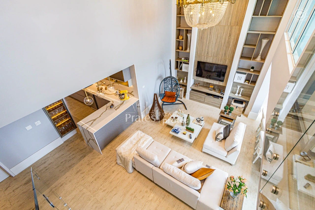 Apartment with 3 en-suite bedrooms, 230 m² and parking