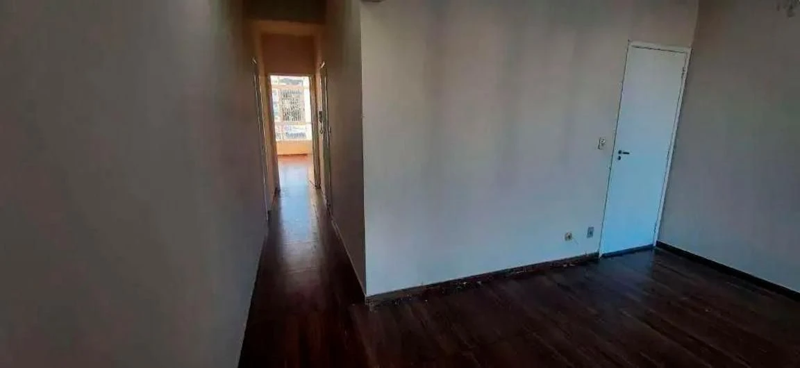 Unfurnished 2-bedroom apartment with a closed kitchen — photo 12